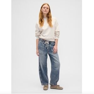 Viral GAP Mid Rise SuperSoft Pull-On Barrel Jeans (size large)